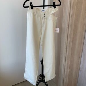NWT Eggshell Wide-Leg Pants